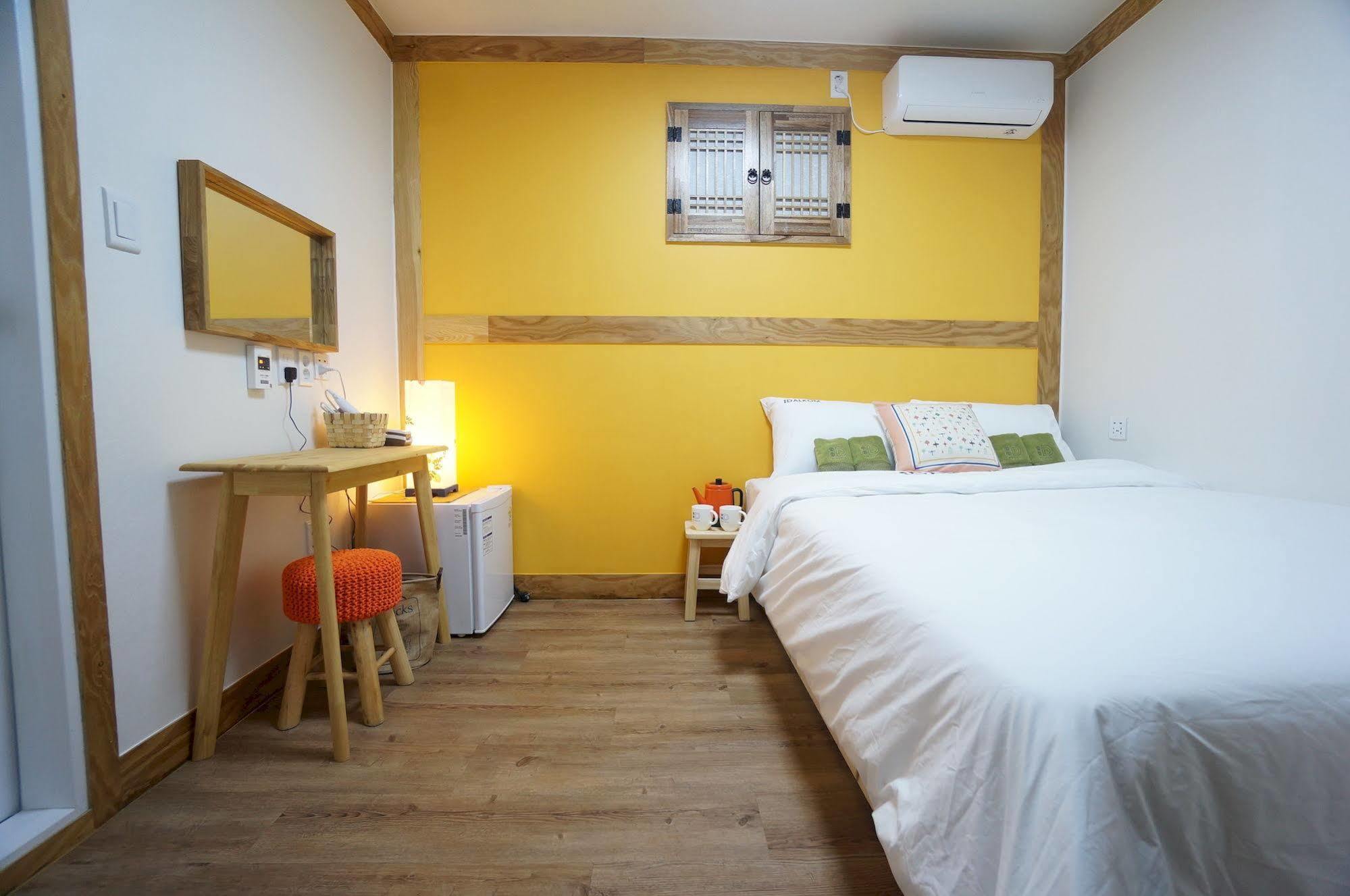 Mini Hotel Dalkom In Dongdaemun Seoul Exterior foto
