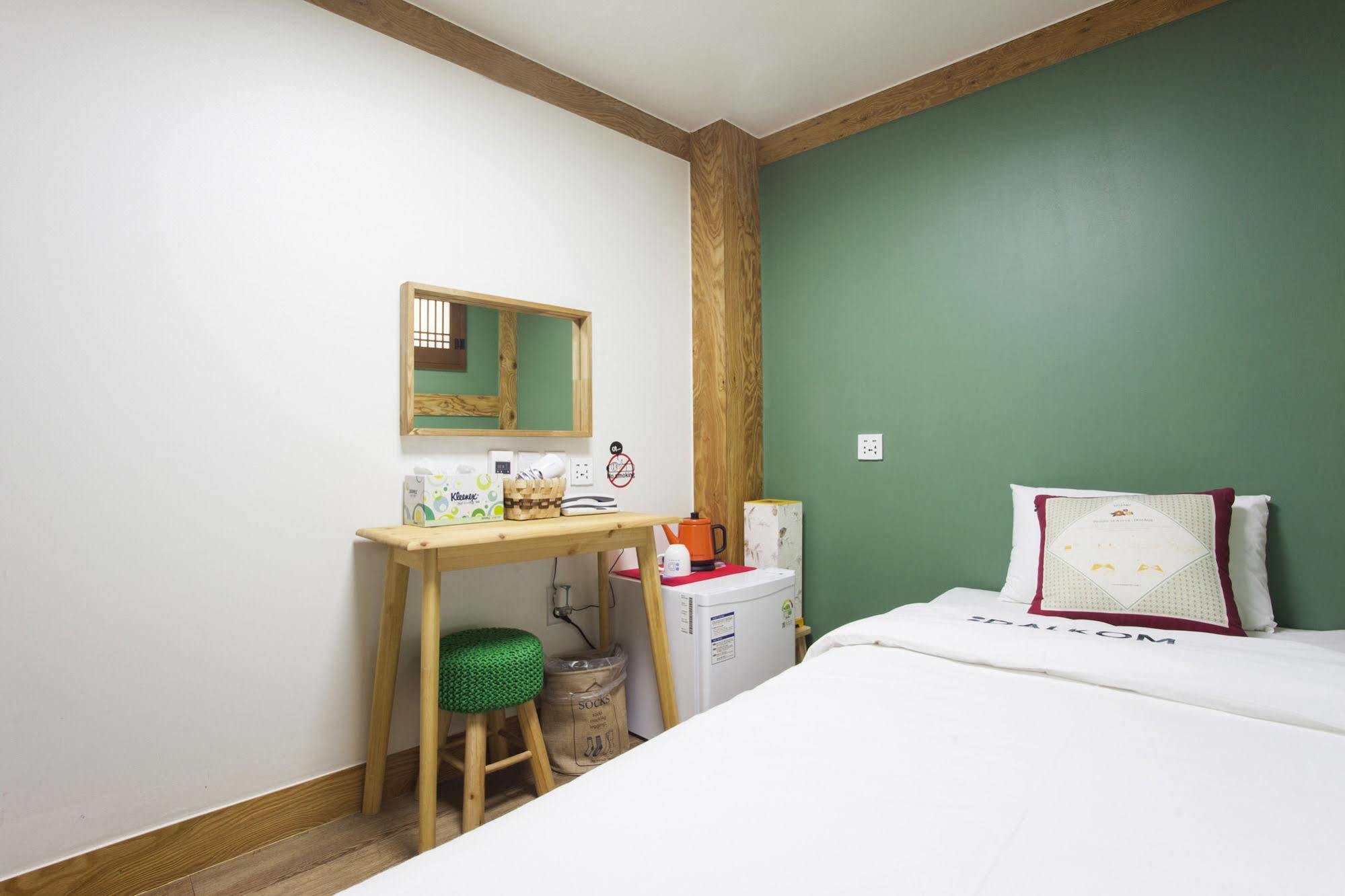 Mini Hotel Dalkom In Dongdaemun Seoul Exterior foto